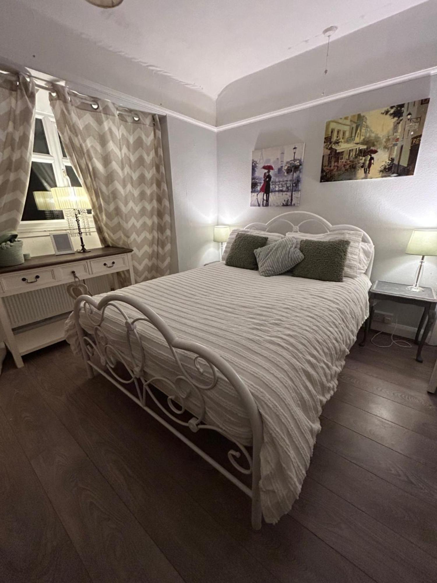 Redditch Rest Near Town Centre & Transport Links Apartment Ngoại thất bức ảnh