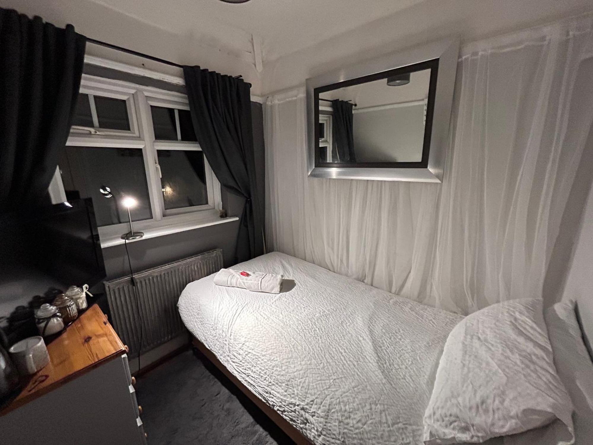 Redditch Rest Near Town Centre & Transport Links Apartment Ngoại thất bức ảnh