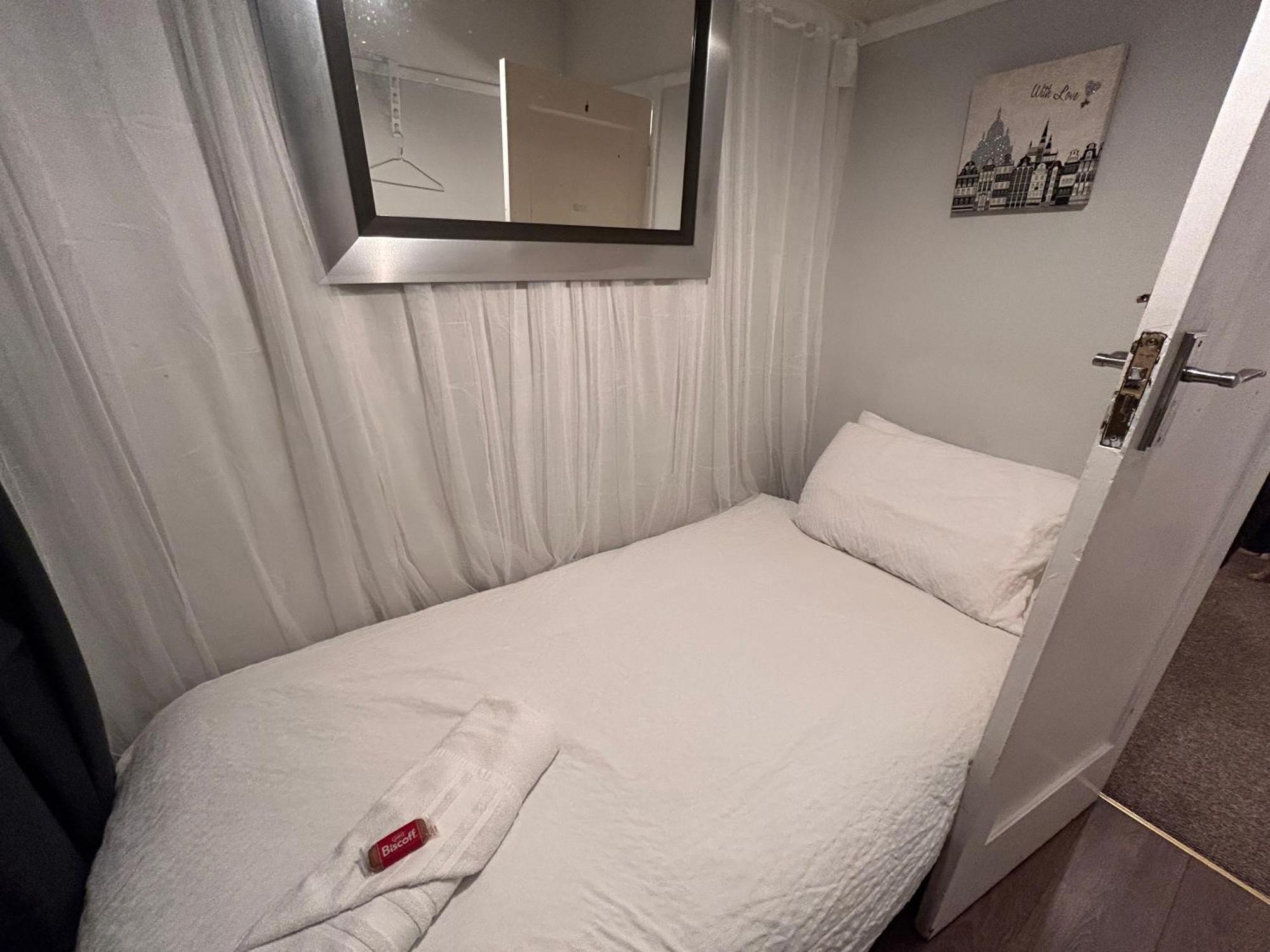 Redditch Rest Near Town Centre & Transport Links Apartment Ngoại thất bức ảnh